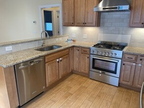 Building Photo - 27-29 Elmway St