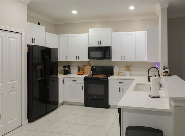 Foto del edificio - 1595 Cassius St