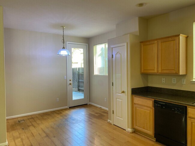 Foto del edificio - Charming Stockton 3 bedroom and 2 full bat...
