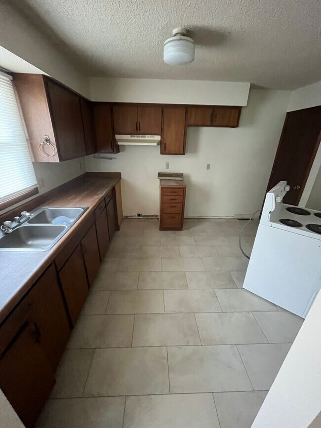 Foto del edificio - 2221-2221 Davis St