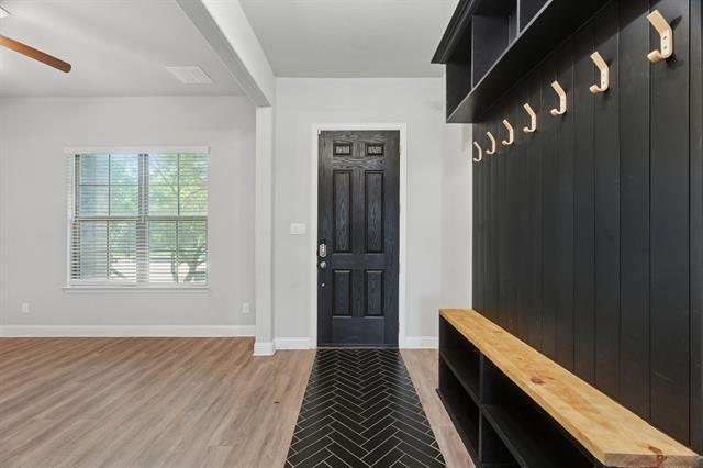Foto del edificio - 16009 Brelsford Pl