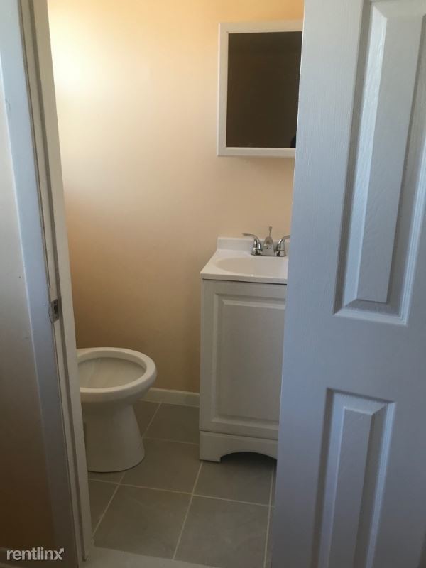 Foto del edificio - 3 br, 2 bath Apartment - 470 Boyden Ave