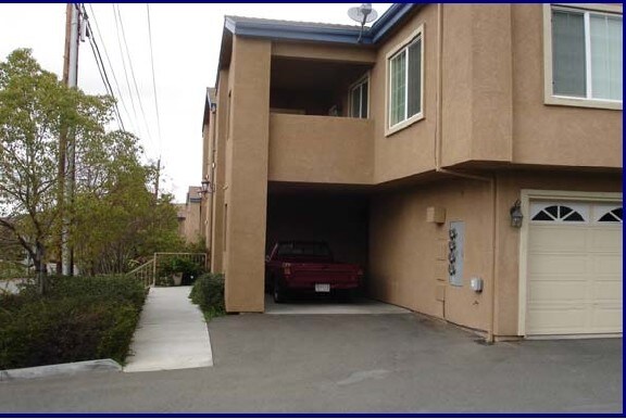 Building Photo - 748 Stubbs Rd