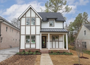 Building Photo - 207 Fairground St