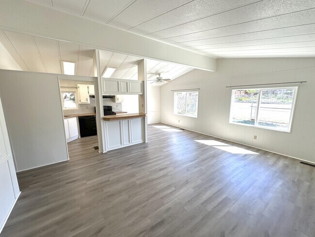 Building Photo - 32935 Wildomar Rd
