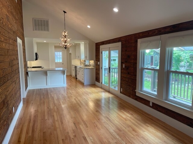 Living/Dining Area - 1031 Dunbar St