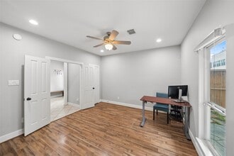 Building Photo - 1317 Bomar St