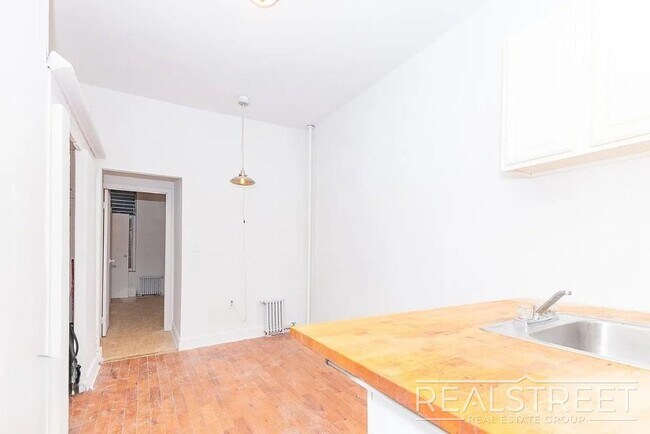 Foto del edificio - Menahan Street