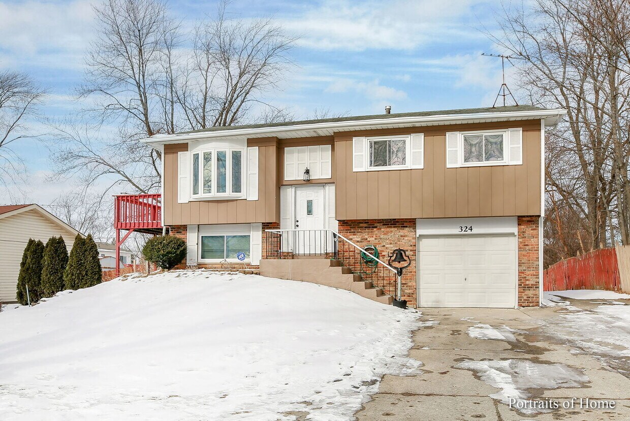 324 Greencrest Dr, Bolingbrook, IL 60440 House Rental in Bolingbrook