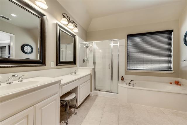 Building Photo - 3802 Frio Way