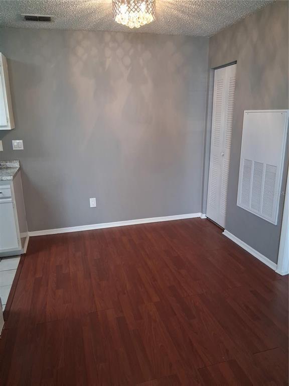 Building Photo - 2561 Grassy Point Dr