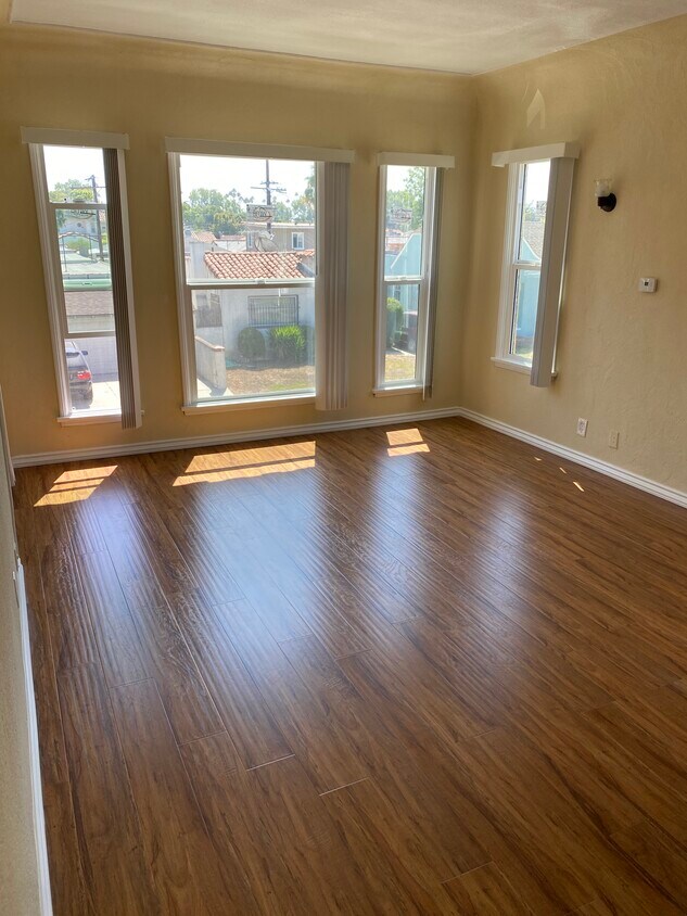 Foto principal - 4201 7th Ave