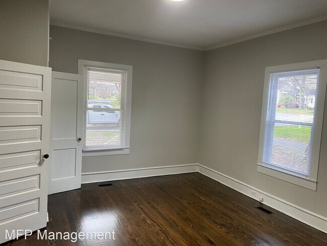 Building Photo - 3 br, 1 bath House - 608 North Main