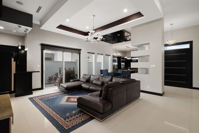 Foto del edificio - 305 N Mockingbird Ave