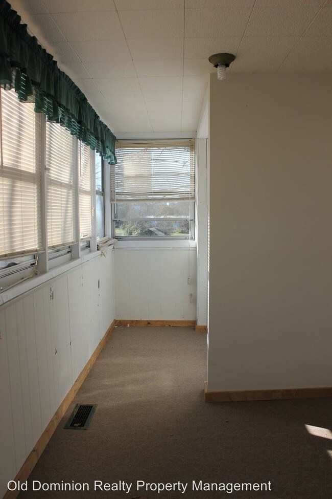 Building Photo - 3 br, 1 bath House - 1002 N Liberty Street B
