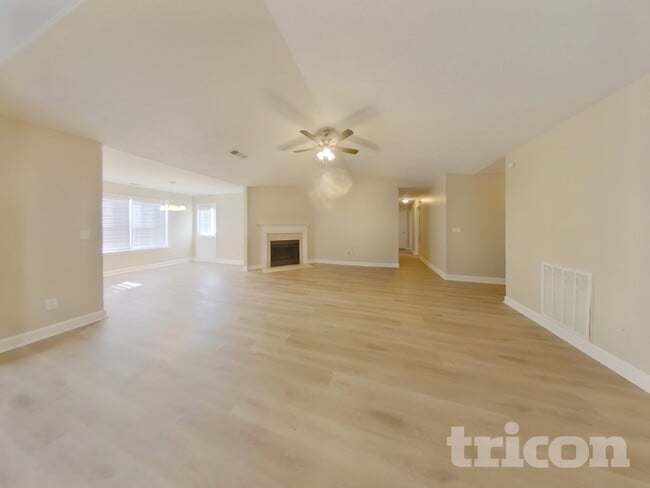 Building Photo - 206 Whistle Way