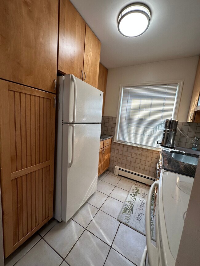 Building Photo - 4 Windermere Pl