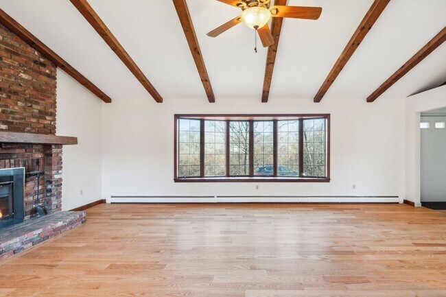 Foto del edificio - 17 Hillside Rd