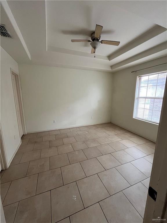 Building Photo - 7 W Daffodil Ave