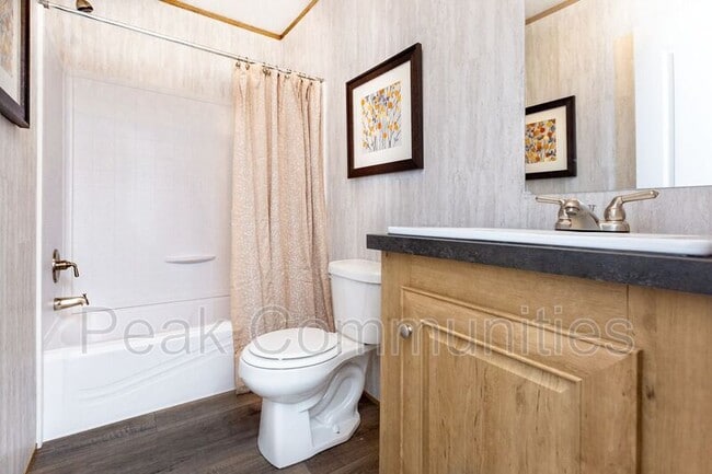 Building Photo - 423 Shady Brook Hts