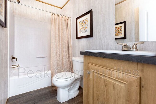 Foto del edificio - 423 Shady Brook Hts