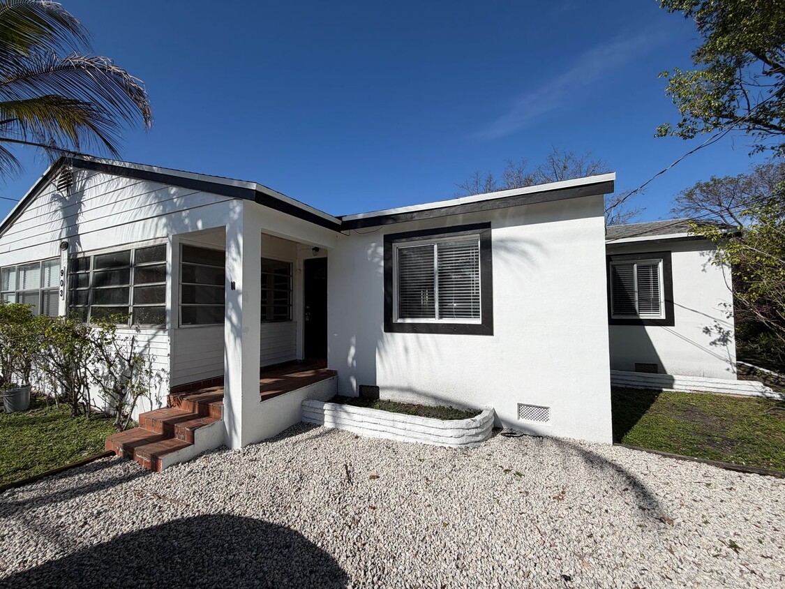 Photo - 903 SW 15 Ave