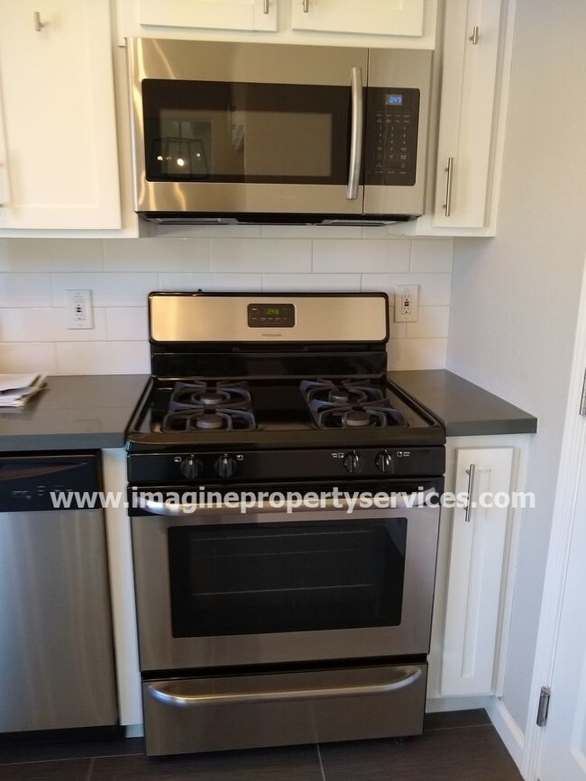Building Photo - Gorgeous Remodeled Home with large backyard
