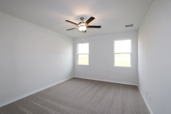 Building Photo - 109 Rampart Lp