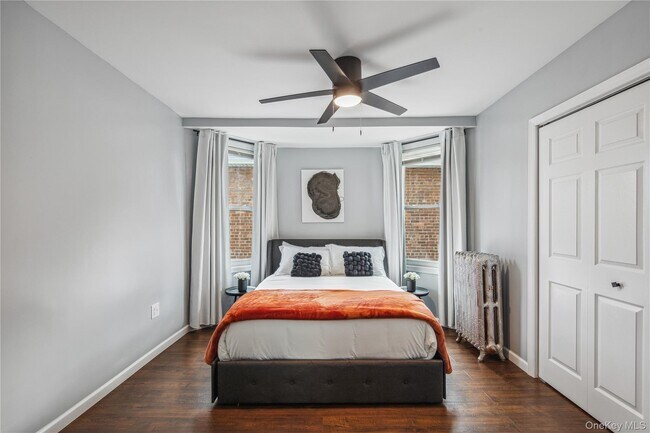 Building Photo - 450 Dunham Ave