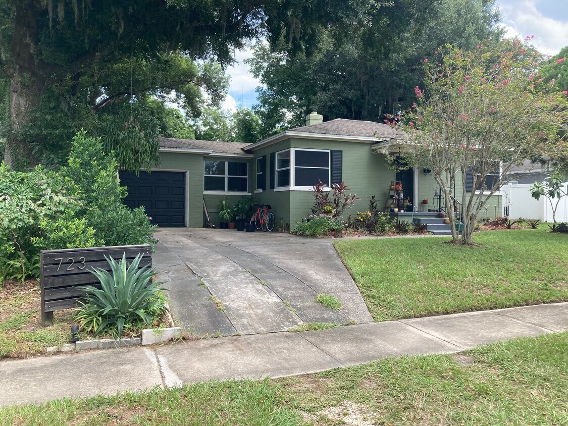 Foto principal - 723 Warwick Pl