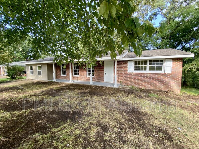 Foto principal - 69 E Lakeside Dr