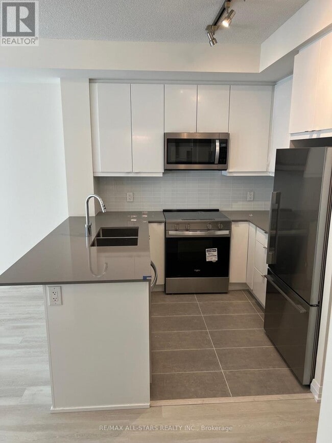 Photo du bâtiment - 3270 Sheppard Ave E