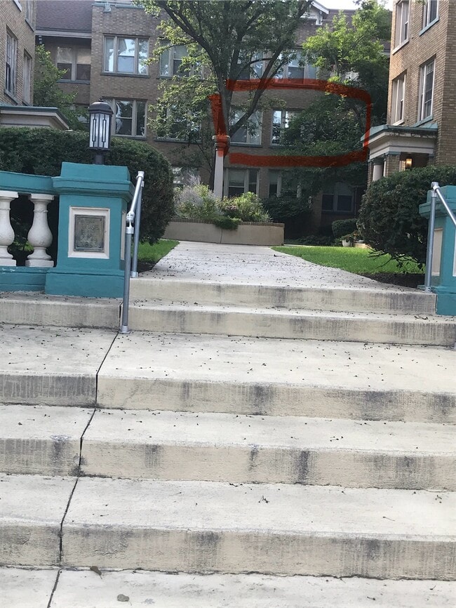 Building Photo - 3896 Reading Rd