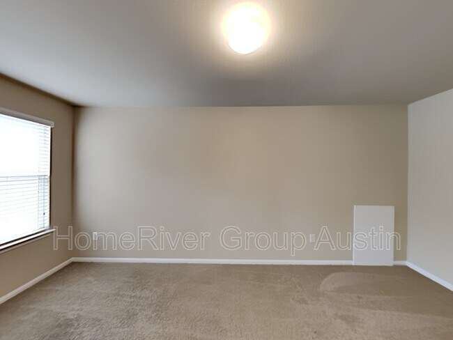 Building Photo - 15001 Jolynn St