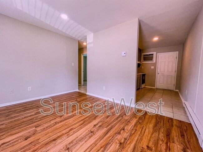 Building Photo - 4401 Layola Ave