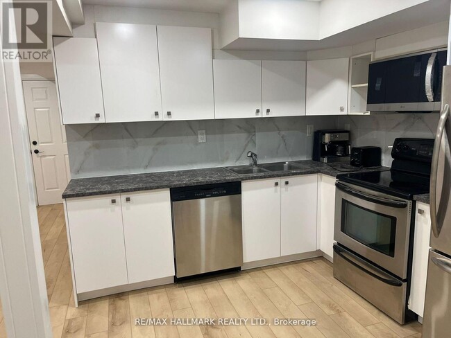 Building Photo - 30 Gatcombe Cir