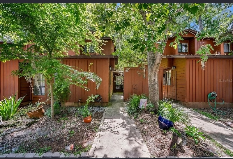 Primary Photo - 900 SW 62nd Blvd