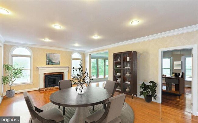 Foto del edificio - 10418 Willow Crest Ct