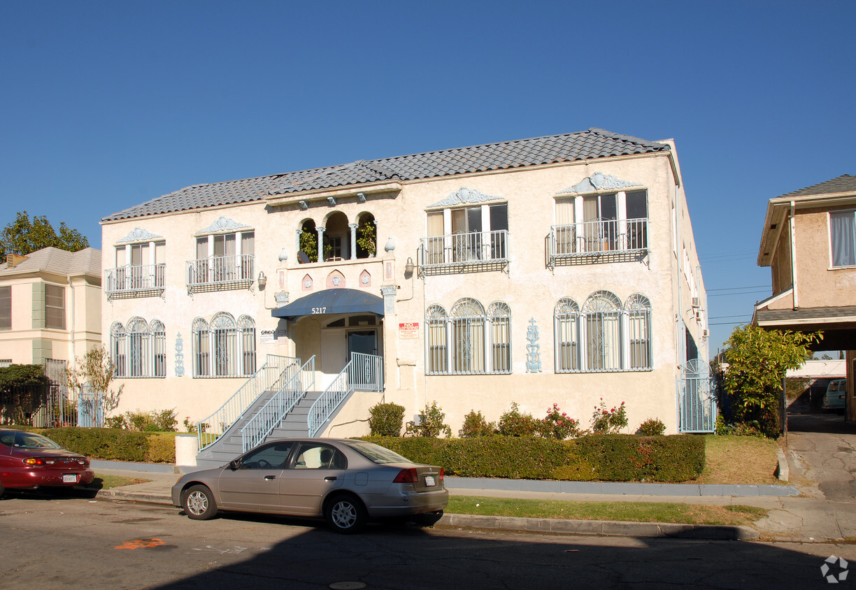 Foto del edificio - Queen Apartments