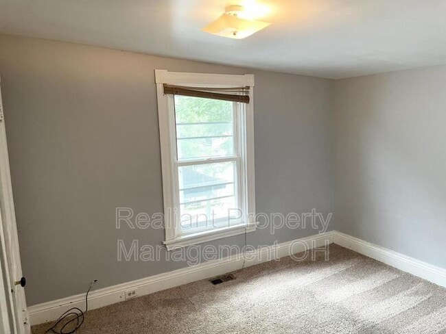 Building Photo - 3035 Percy Ave