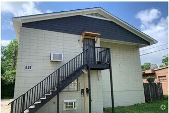 Building Photo - 881 Violet St