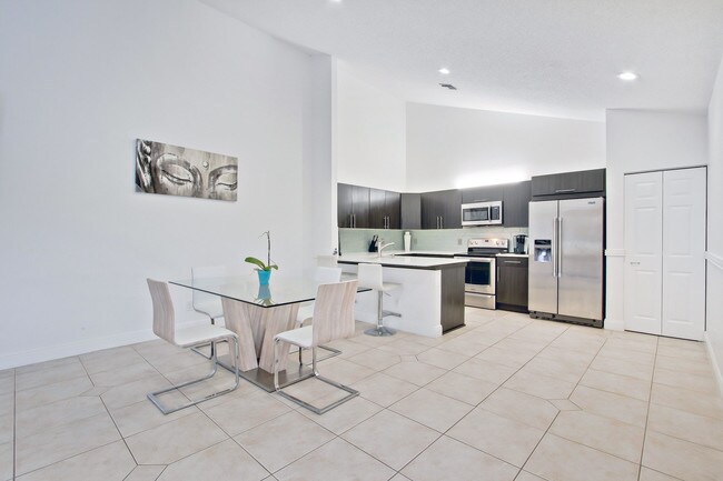 Building Photo - 1003  Timberlane Circle  Greenacres FL 33463