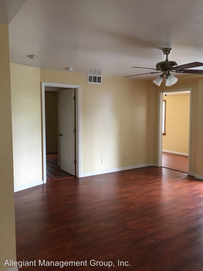 Foto del edificio - 3 br, 2 bath House - 616 Massachusetts Ave