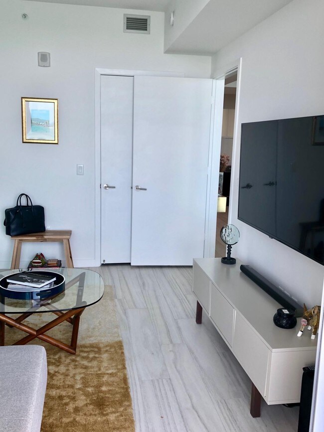 Building Photo - 2900 NE 7th Ave