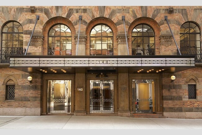 Building Photo - 140 E 63rd St