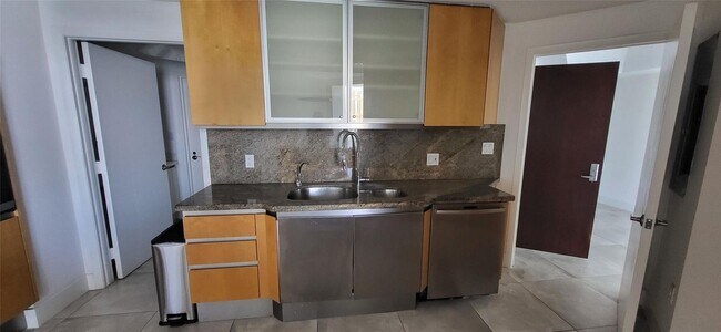 Photo - 2600 Island Blvd House