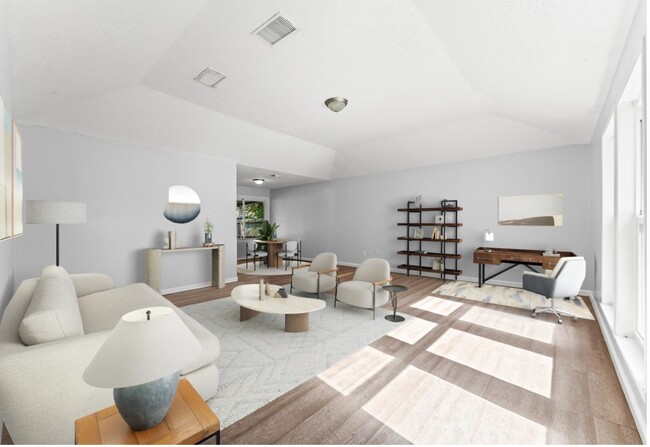 Building Photo - 2808 Pinewood Dr