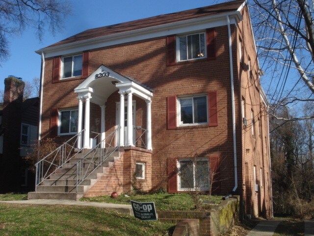 Foto del edificio - 8203 Garland Ave