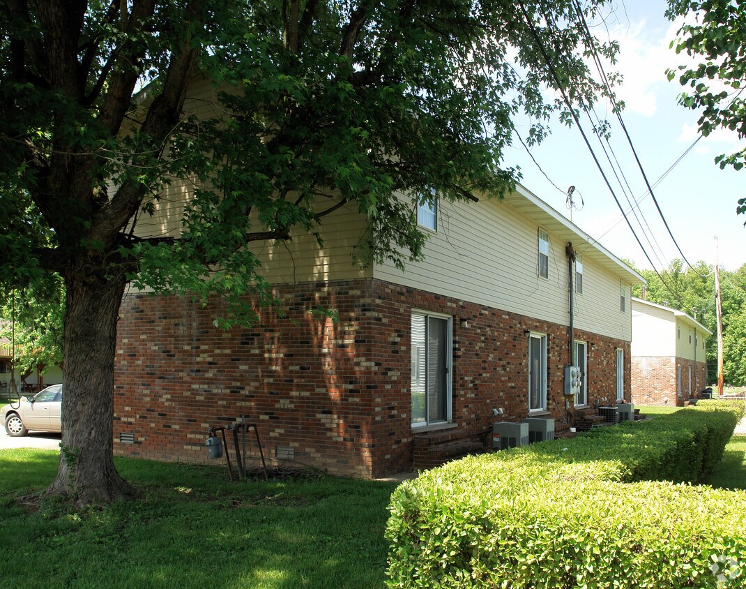 Building Photo - 952 Roosevelt Blvd