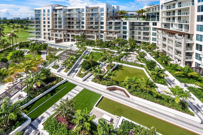 Foto del edificio - 210 SE Mizner Blvd